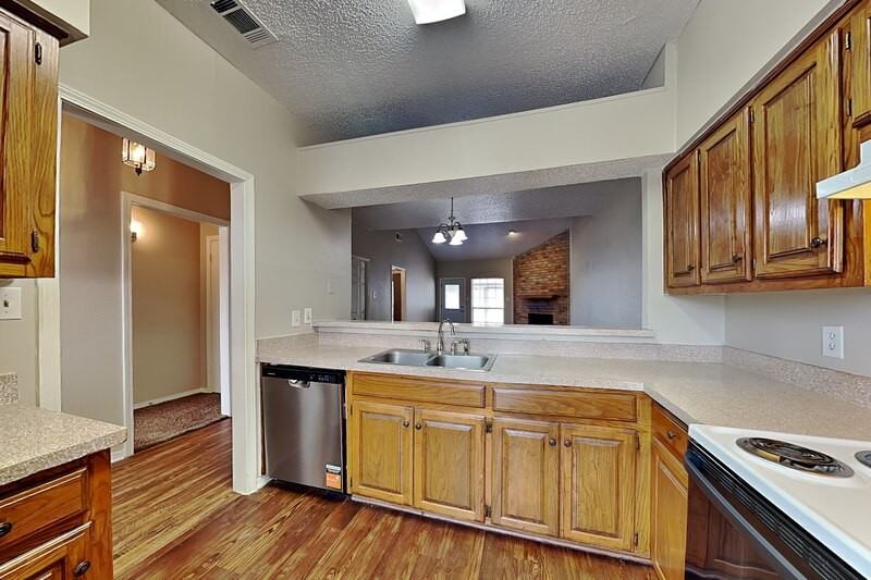 6324 Alissa Dr - Photo 4 of 14