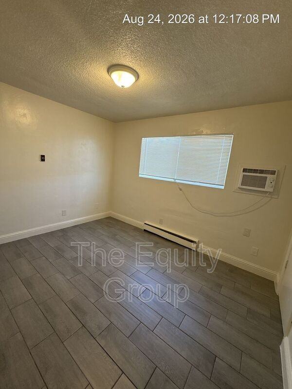 352 S Blackstone St #3 - Photo 5 of 10