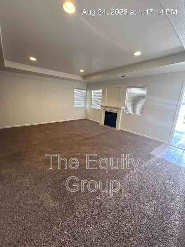 2302 N Vickie Ct - Photo 3 of 19