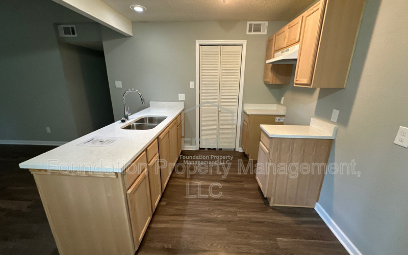 30 Windsor Rd - Photo 3 of 18