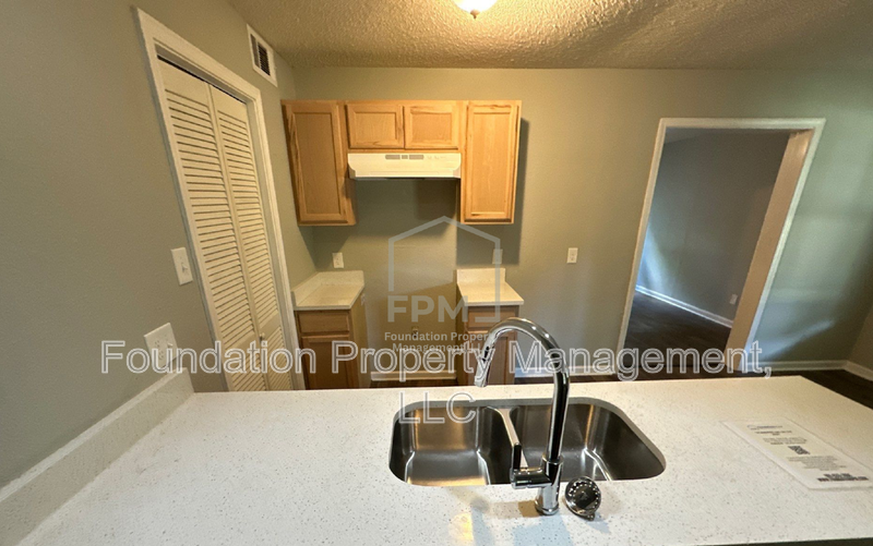 30 Windsor Rd - Photo 4 of 18