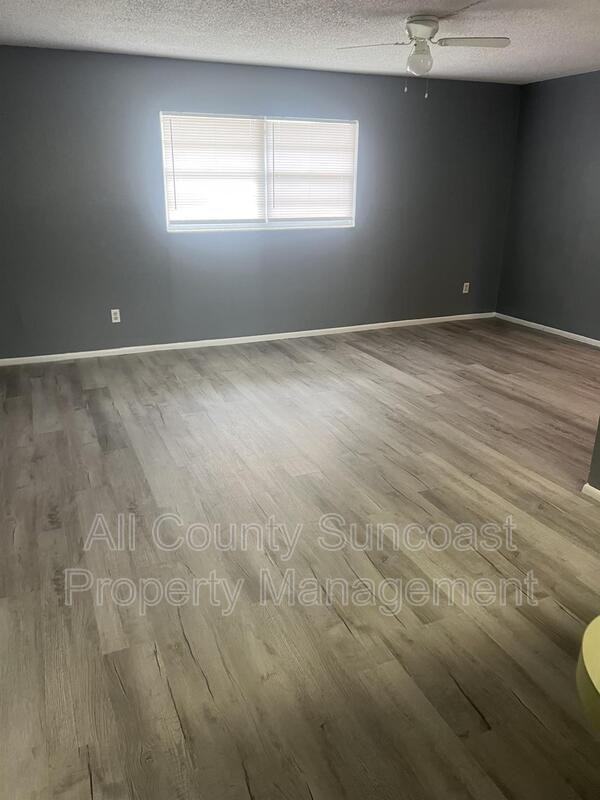 471 76th Ave N #471-3 - Photo 6 of 7