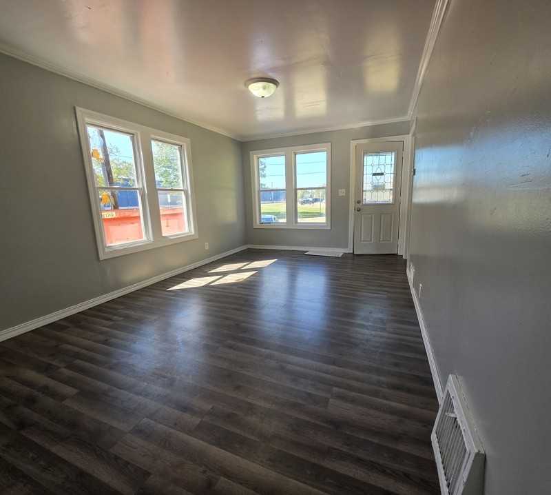 200 N Badger Ave - Photo 3 of 15