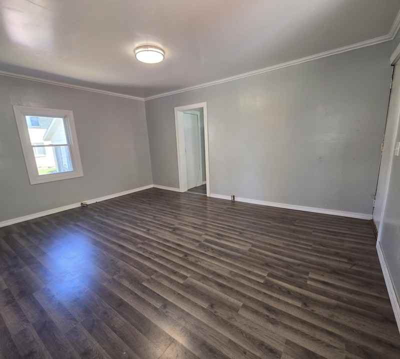 200 N Badger Ave - Photo 5 of 15