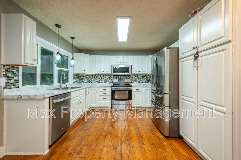 9408 Horton Ave - Photo 5 of 19