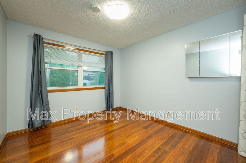 9408 Horton Ave - Photo 7 of 19