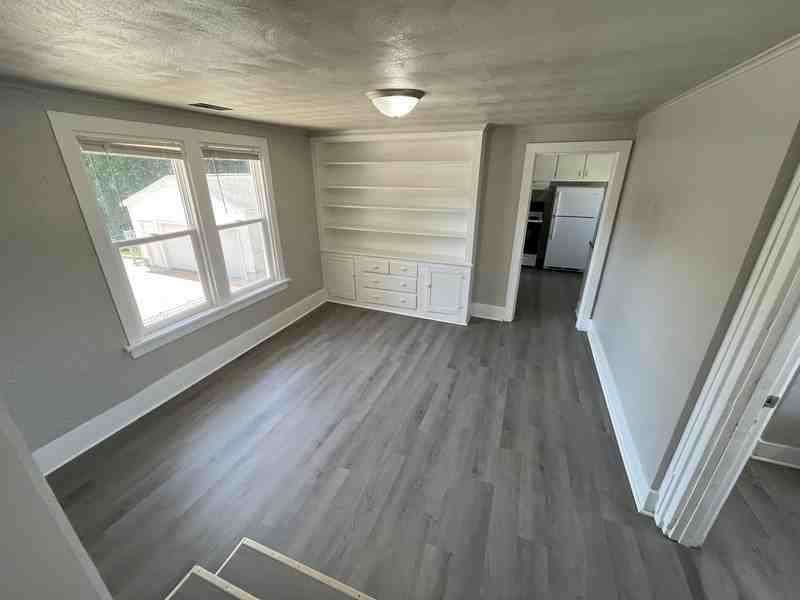 526 Newbury St - Photo 6 of 12