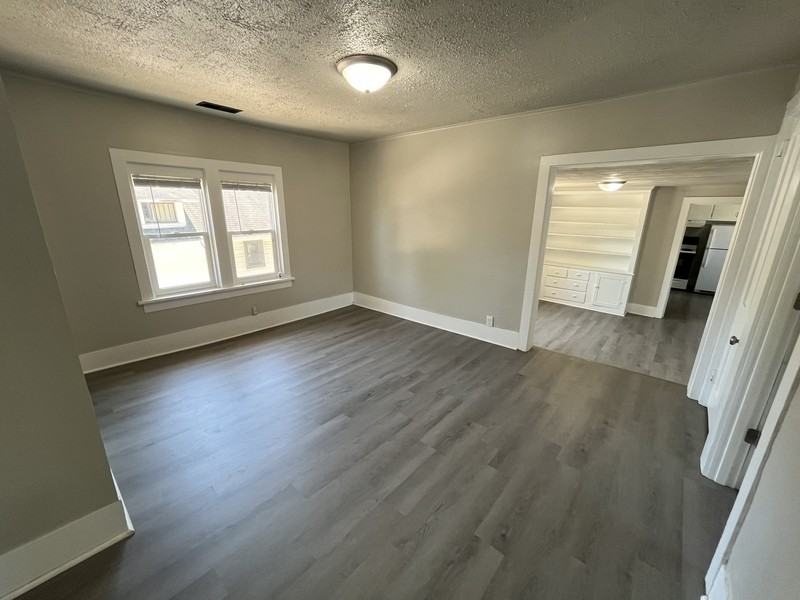 526 Newbury St - Photo 7 of 12