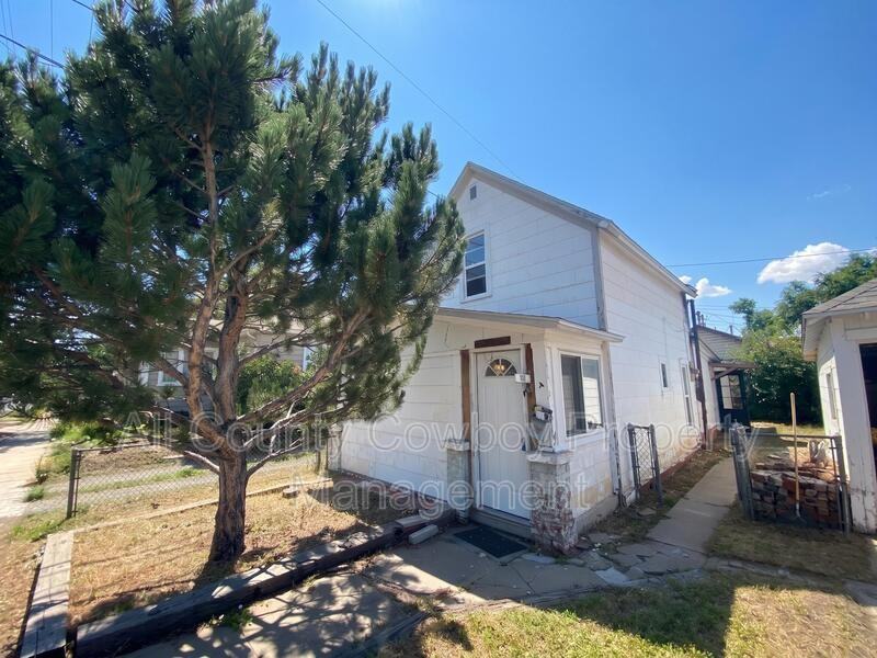 510 E Lewis St - Photo 2 of 13