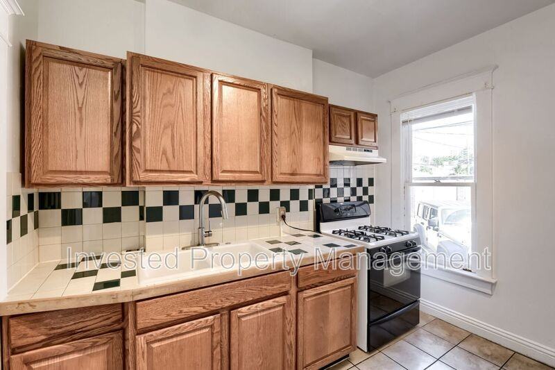 527 E 6th Ave - Photo 6 of 14