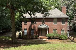 2411 Oakwood Ave Ne - Photo 1 of 1