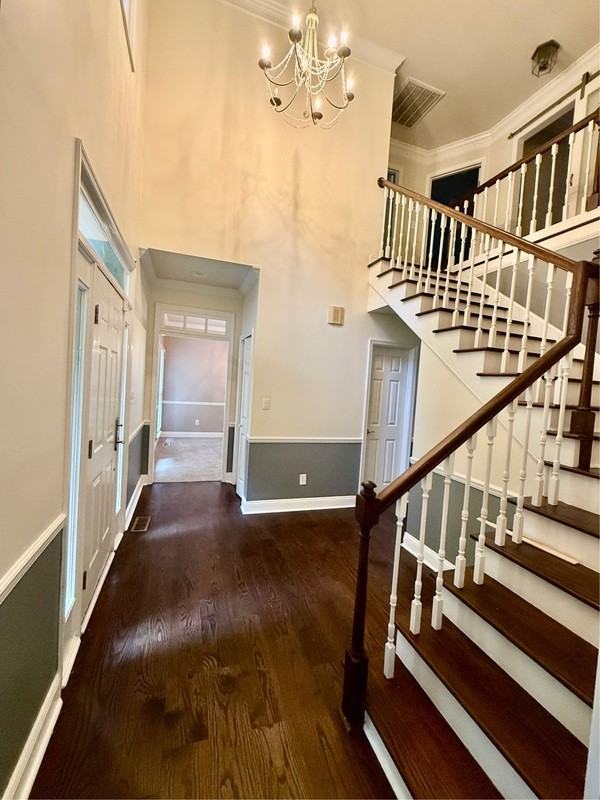 2411 Oakwood Ave Ne - Photo 3 of 42