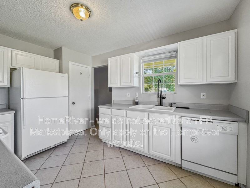 7156 Eastgate Rd - Photo 7 of 18