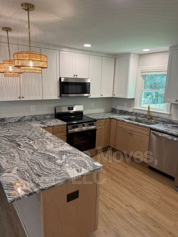 5 Mayo Dr - Photo 2 of 19