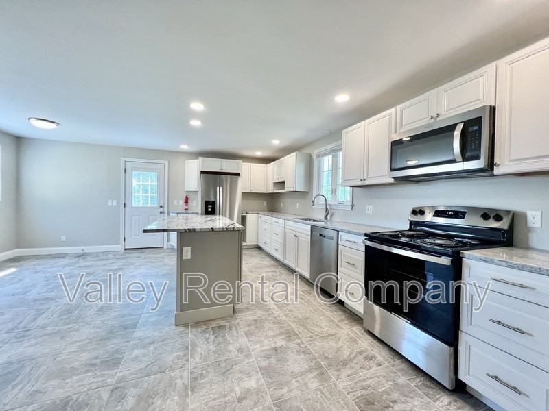 110 East St - Photo 2 of 23