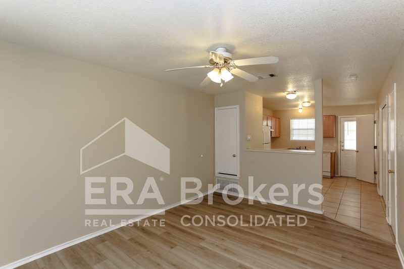 4508 Sylvia Dr Apt C #C - Photo 3 of 17