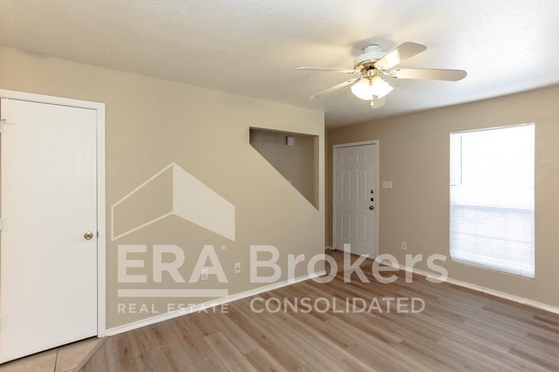 4508 Sylvia Dr Apt C #C - Photo 5 of 17