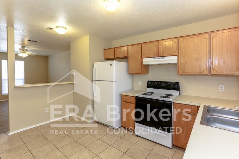 4508 Sylvia Dr Apt C #C - Photo 6 of 17
