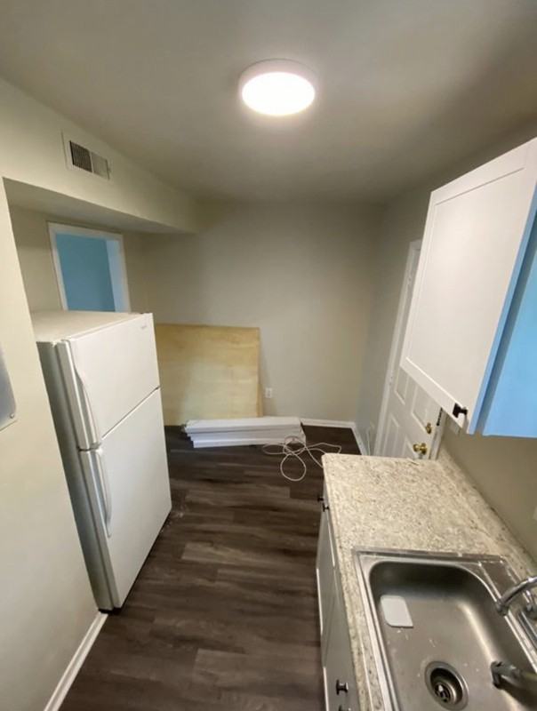 2201 Williamsburg Rd - Photo 5 of 8
