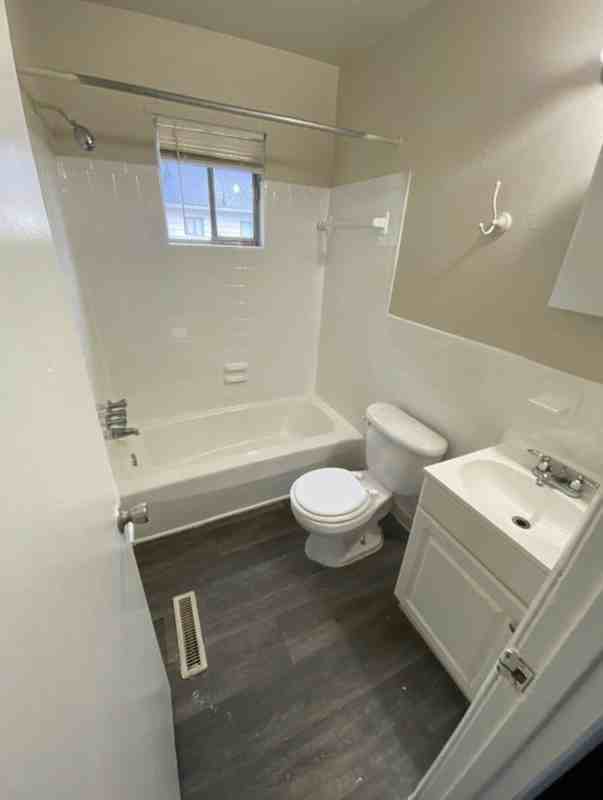 2201 Williamsburg Rd - Photo 6 of 8