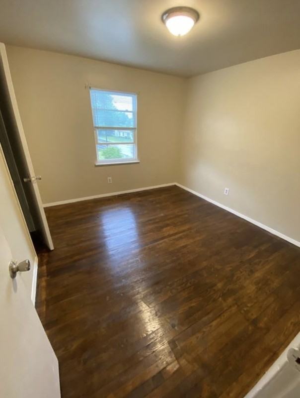 2201 Williamsburg Rd - Photo 7 of 8