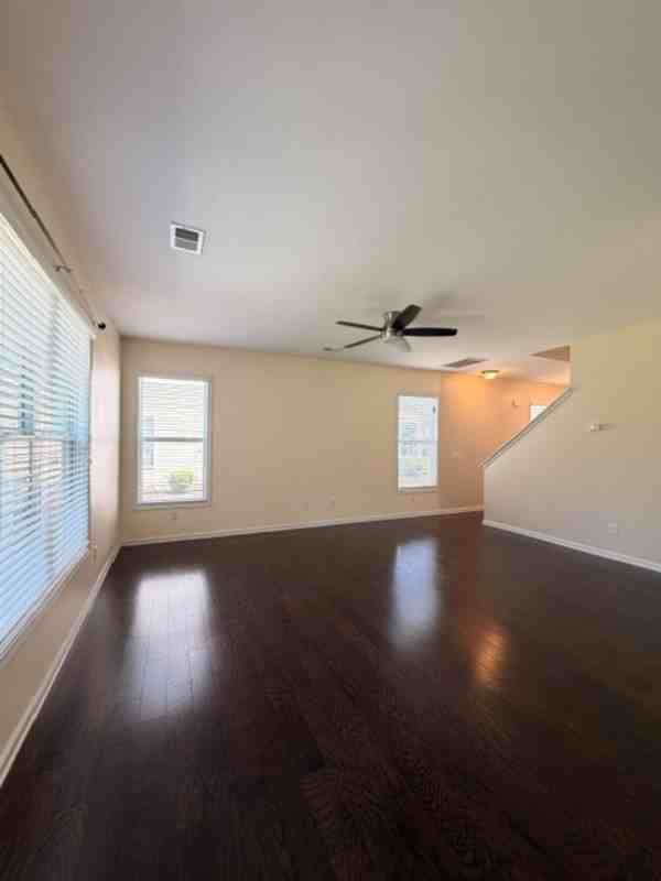 201 Ashewicke Dr - Photo 7 of 34