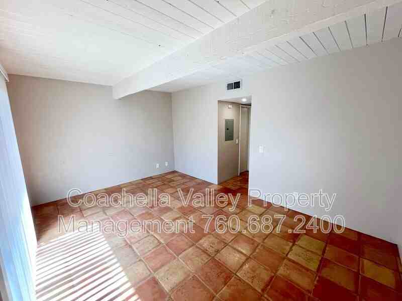 540 S Thornhill Rd #6 - Photo 5 of 29