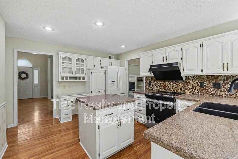 10313 W 131st St - Photo 7 of 27