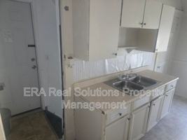 featured image of 3449 W 63rd St Uppr #2