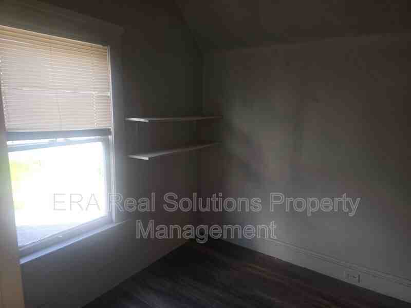 3449 W 63rd St Uppr #2 - Photo 5 of 16