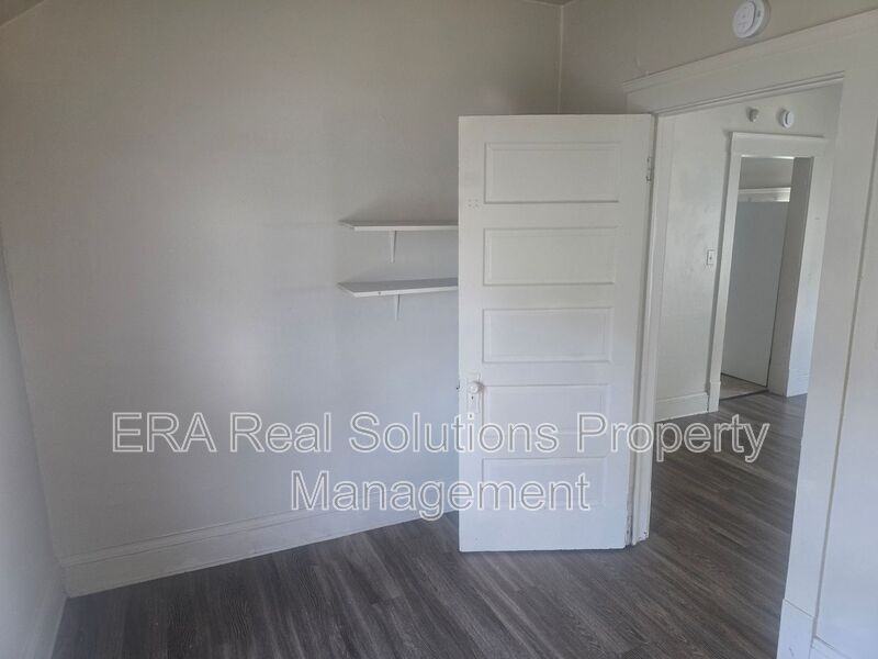 3449 W 63rd St Uppr #2 - Photo 7 of 16