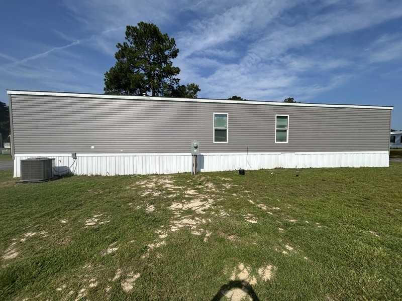 207A Sussex Dr - Photo 2 of 5