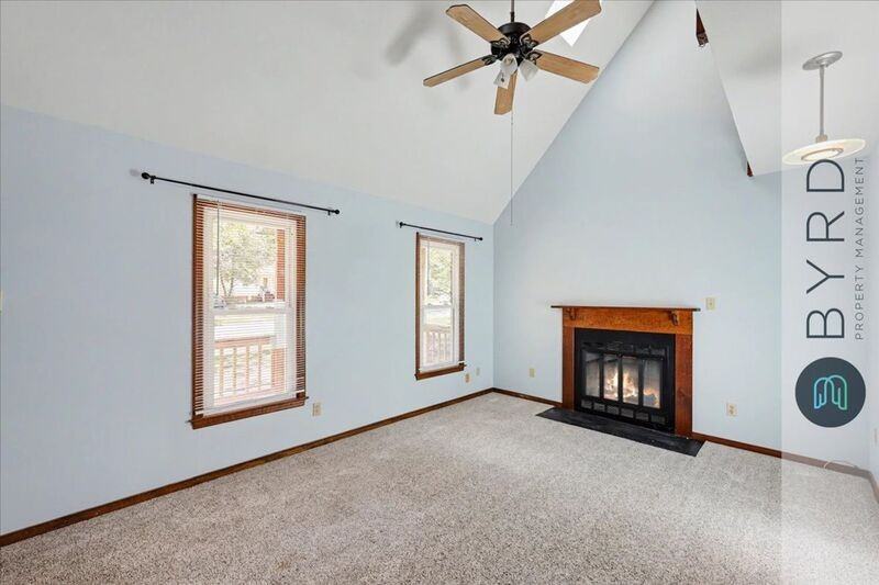 5961 Sara Kay Dr - Photo 6 of 37