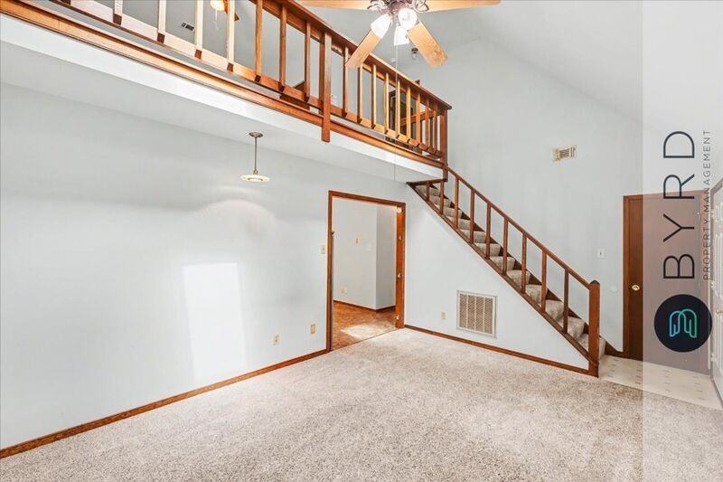 5961 Sara Kay Dr - Photo 7 of 37