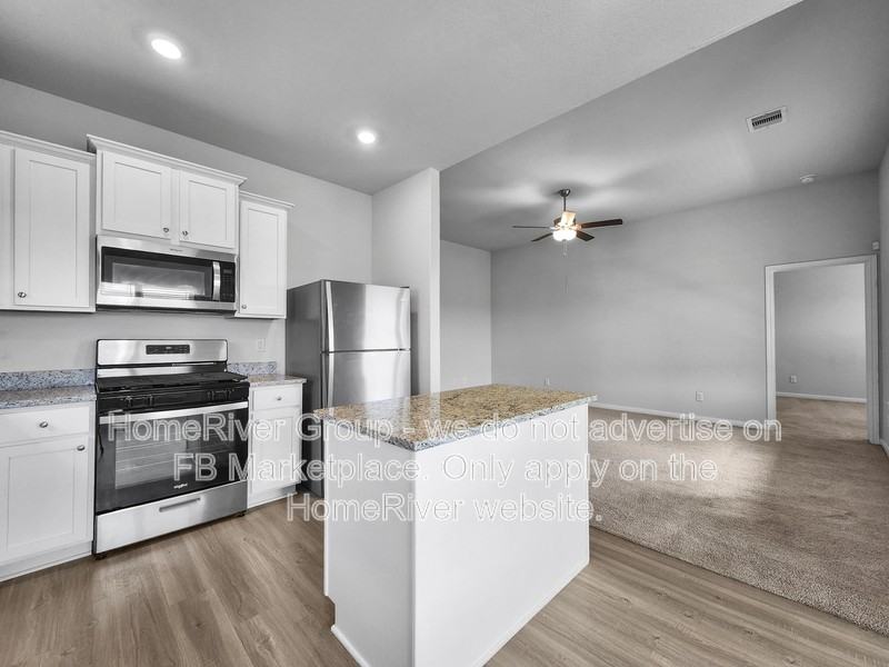 14205 Freeboard Dr - Photo 5 of 24