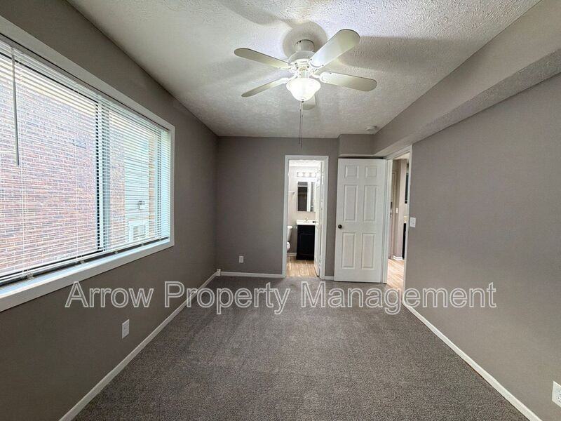 1119 E St #7 - Photo 6 of 14