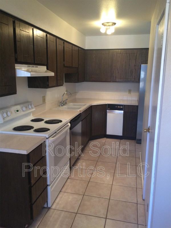 3061 Reed Ave - Photo 4 of 10