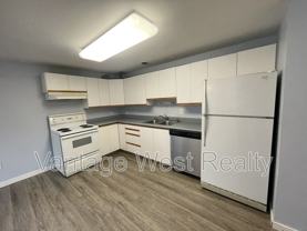 2433 - Photo 1 of 1