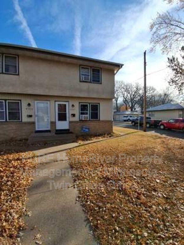 4703 5th St Ne - Photo 3 of 19