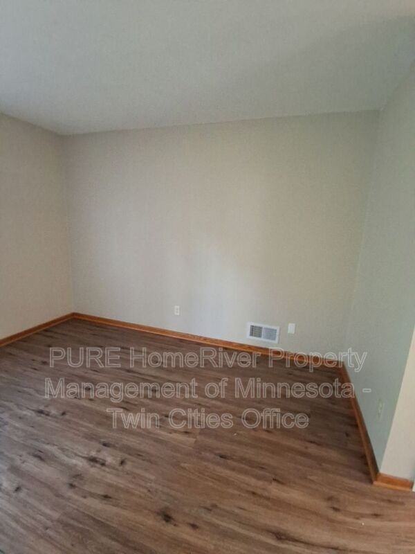 4703 5th St Ne - Photo 7 of 19