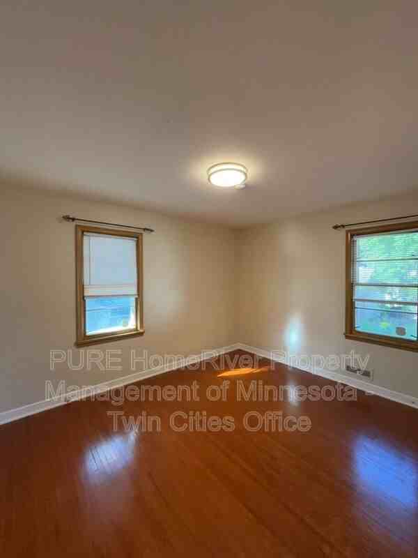 5812 Emerson Ave S - Photo 4 of 20
