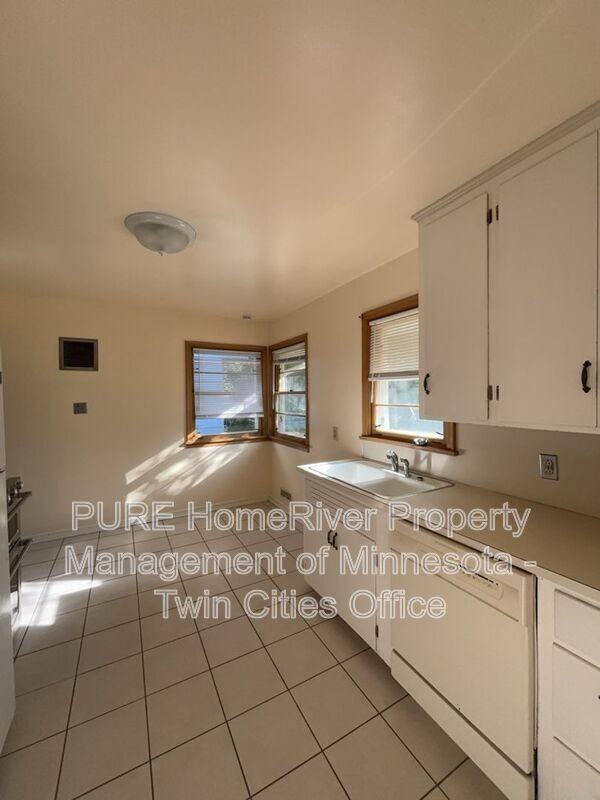 5812 Emerson Ave S - Photo 5 of 20