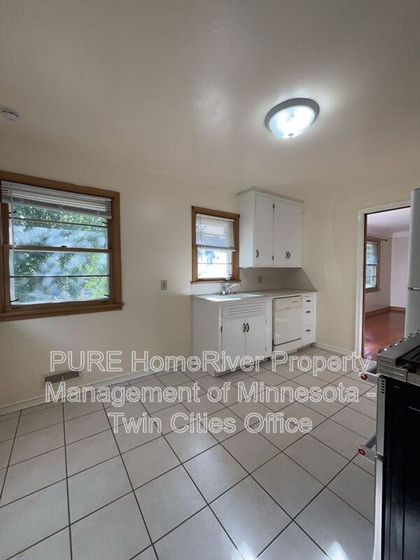 5812 Emerson Ave S - Photo 6 of 20