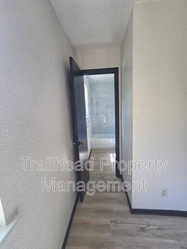 1314 E Frederick St #D - Photo 4 of 14