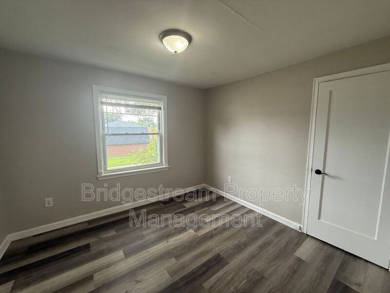502 - Photo 3 of 13