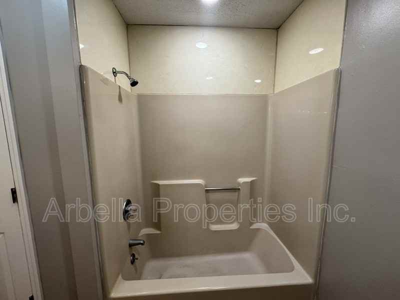 1324 Virginia St - Photo 7 of 20