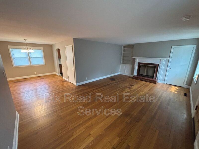 1750 N Staunton Dr - Photo 4 of 24