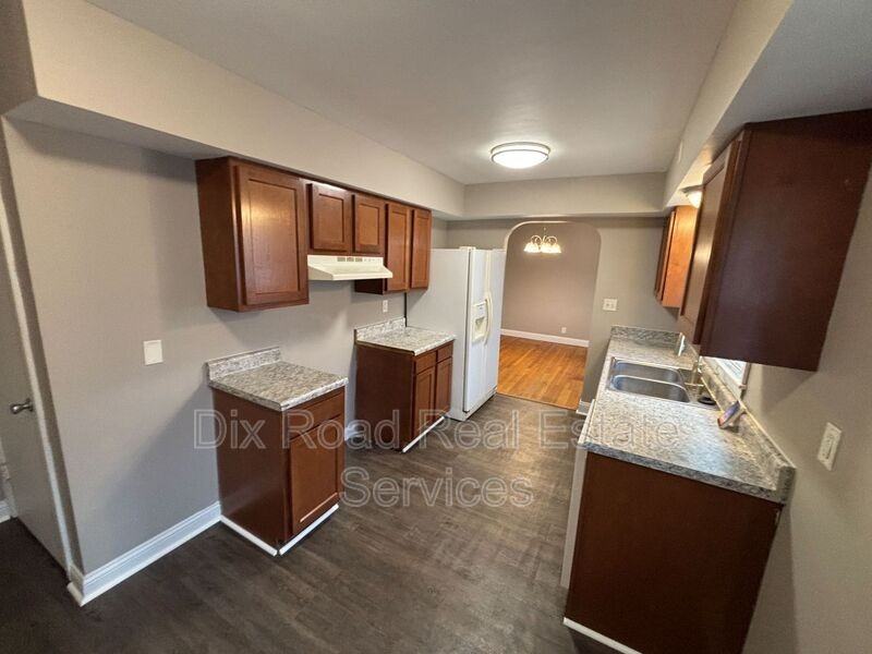 1750 N Staunton Dr - Photo 7 of 24