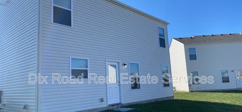806 Prescot Cir - Photo 3 of 27