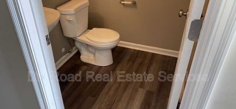 806 Prescot Cir - Photo 4 of 27